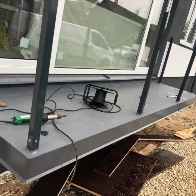 Tehtud rõdude tehtud rõdude katmise tööd